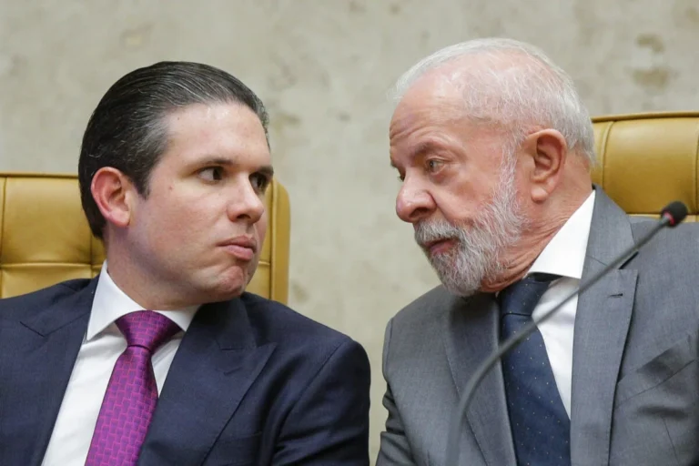 Hugo Motta Busca Ajuda Ministerial para Crise no BRB